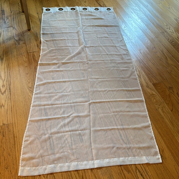 Set of two sheer drape panels with grommets 84” x 35” each) - Picture 5 of 8